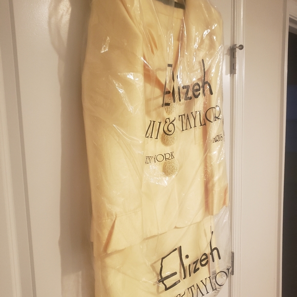 Dress - Picture 2 of 5